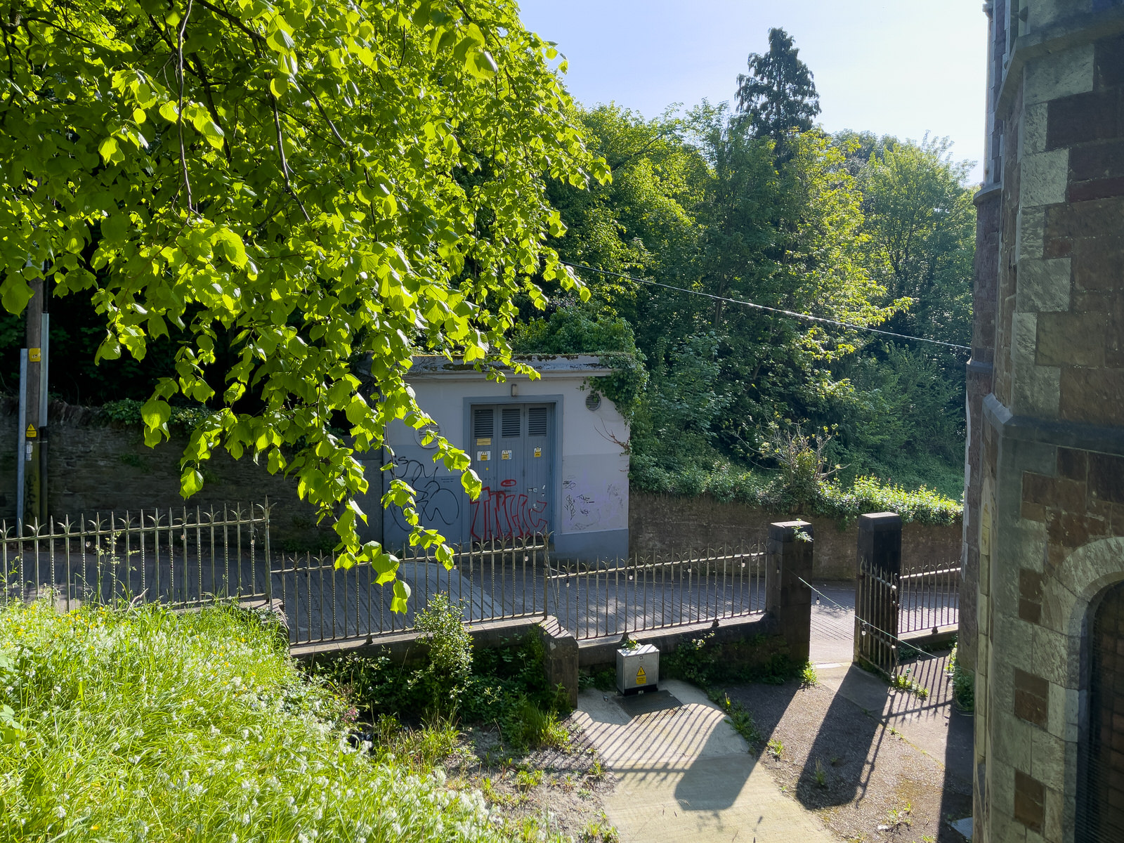 O'MAHONEY'S AVENUE [FEATURES AN ESB ELECTRICITY SUB-STATION] 002