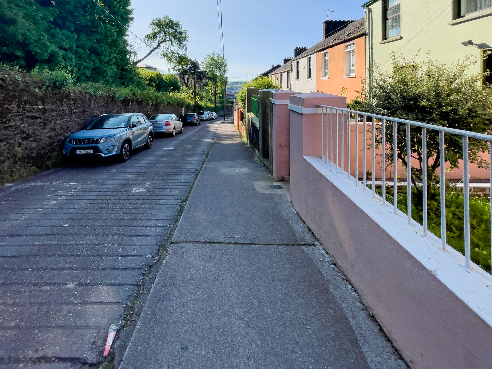 O'MAHONEY'S AVENUE [FEATURES AN ESB ELECTRICITY SUB-STATION] 020