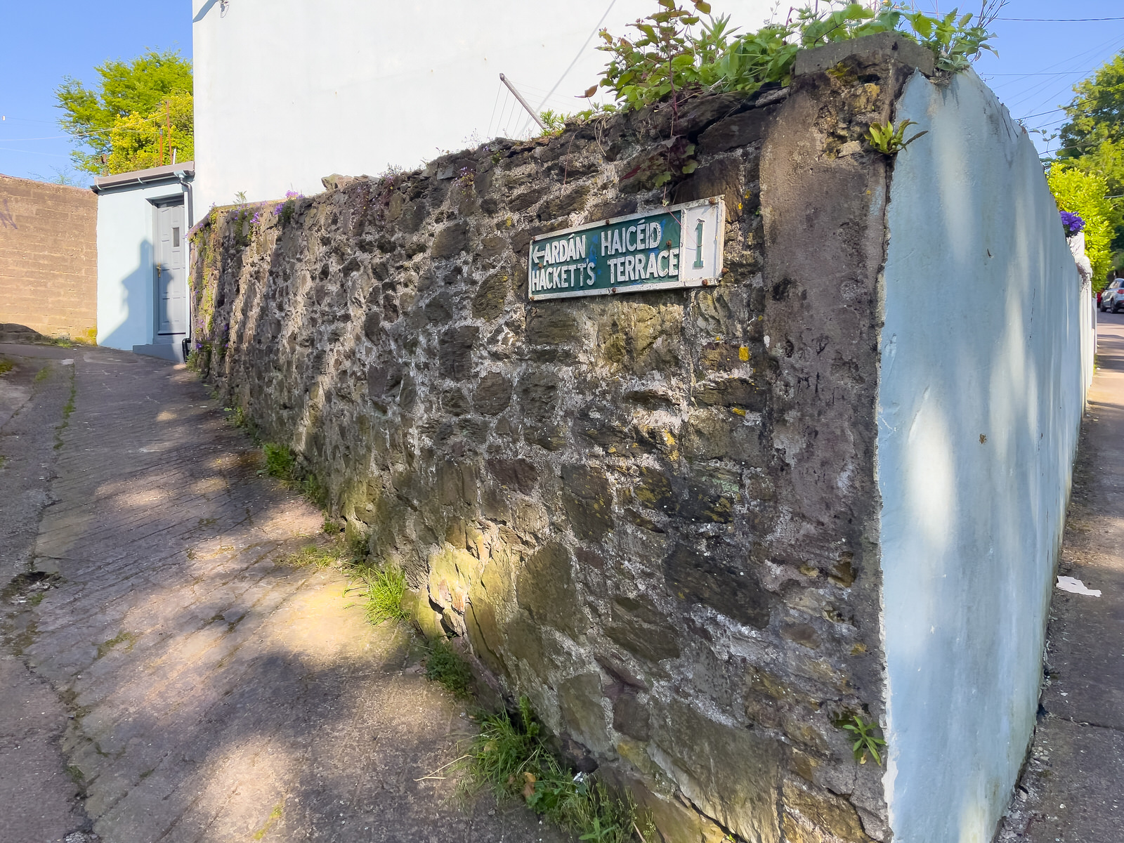 O'MAHONEY'S AVENUE [FEATURES AN ESB ELECTRICITY SUB-STATION] 016