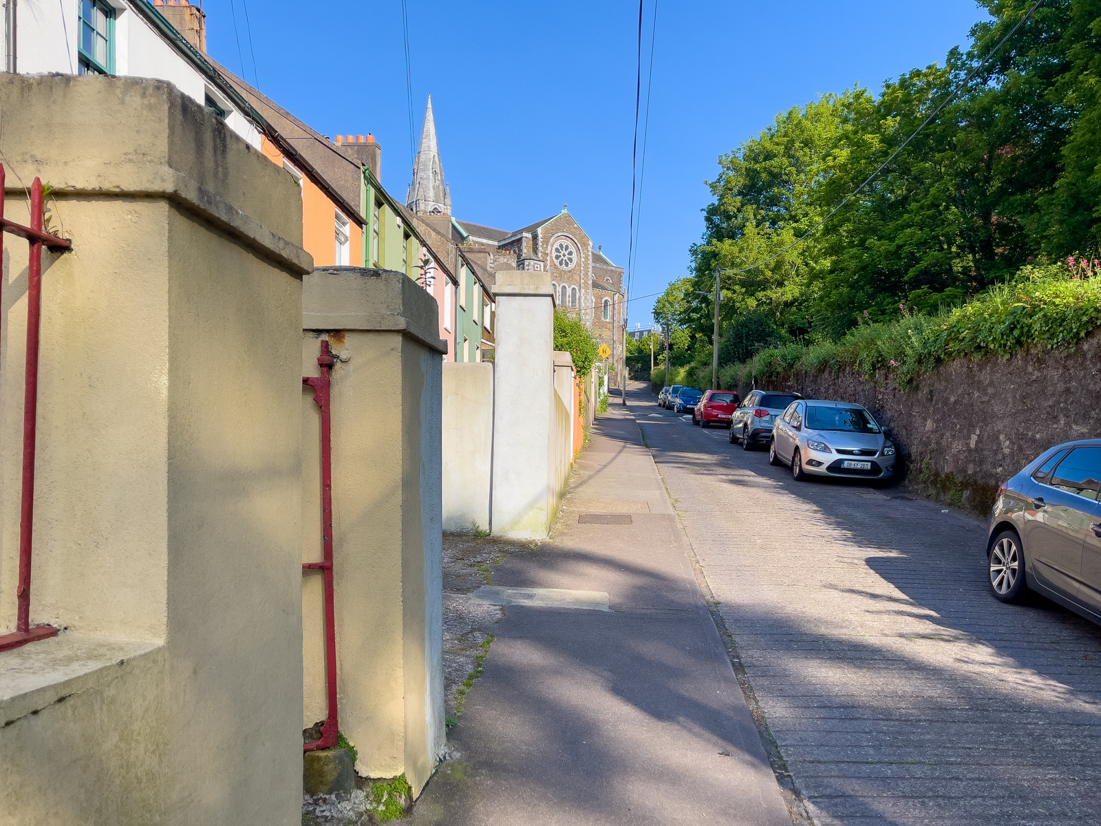 O'MAHONEY'S AVENUE [FEATURES AN ESB ELECTRICITY SUB-STATION] 012