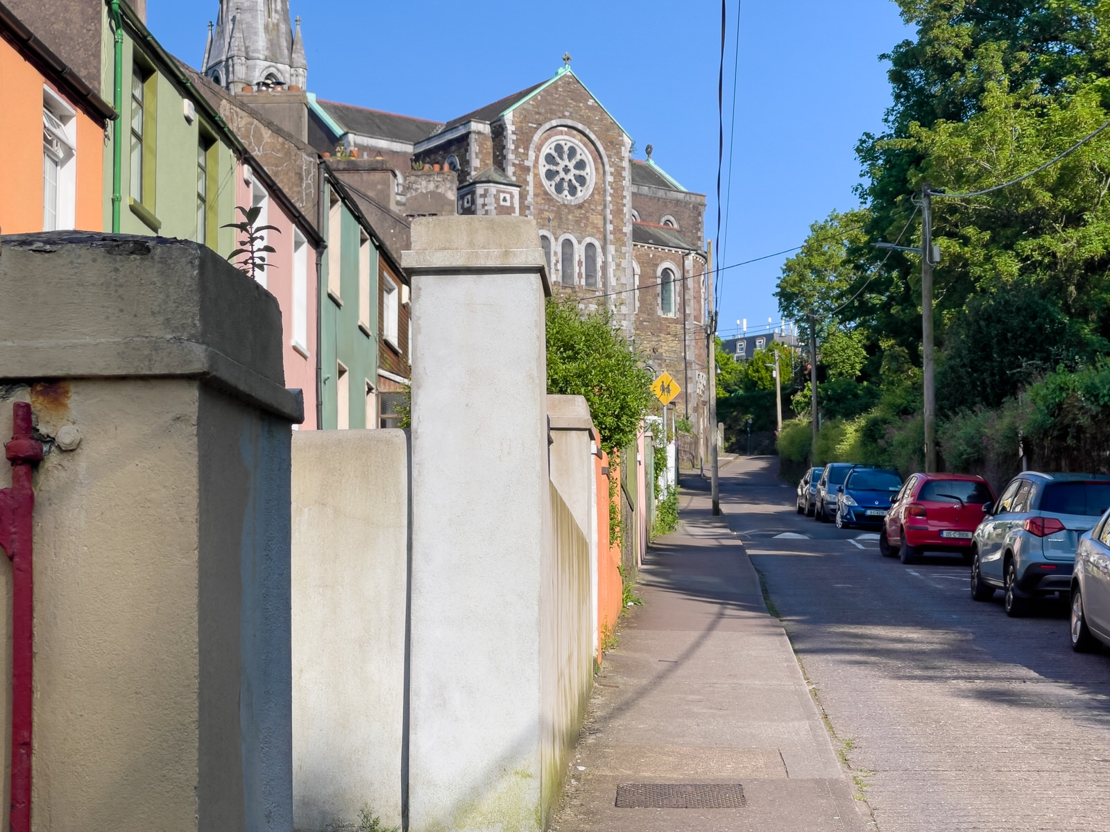 O'MAHONEY'S AVENUE [FEATURES AN ESB ELECTRICITY SUB-STATION] 011