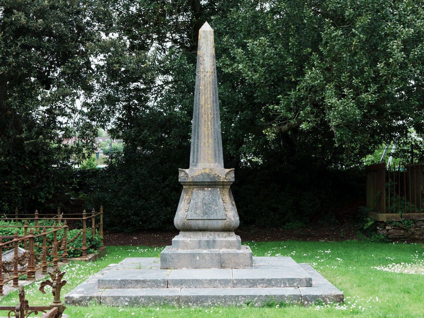 ST LUKE'S CHURCH OF IRELAND GRAVEYARD IN DOUGLAS COUNTY CORK [EXAMPLES OF OBELISKS] 015