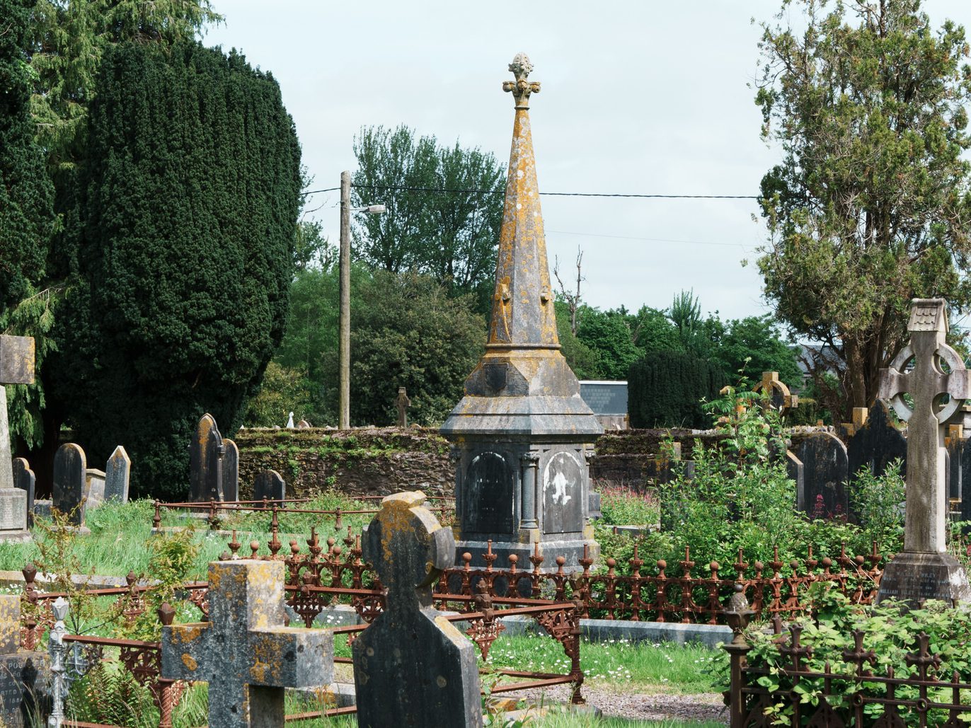 ST LUKE'S CHURCH OF IRELAND GRAVEYARD IN DOUGLAS COUNTY CORK [EXAMPLES OF OBELISKS] 004