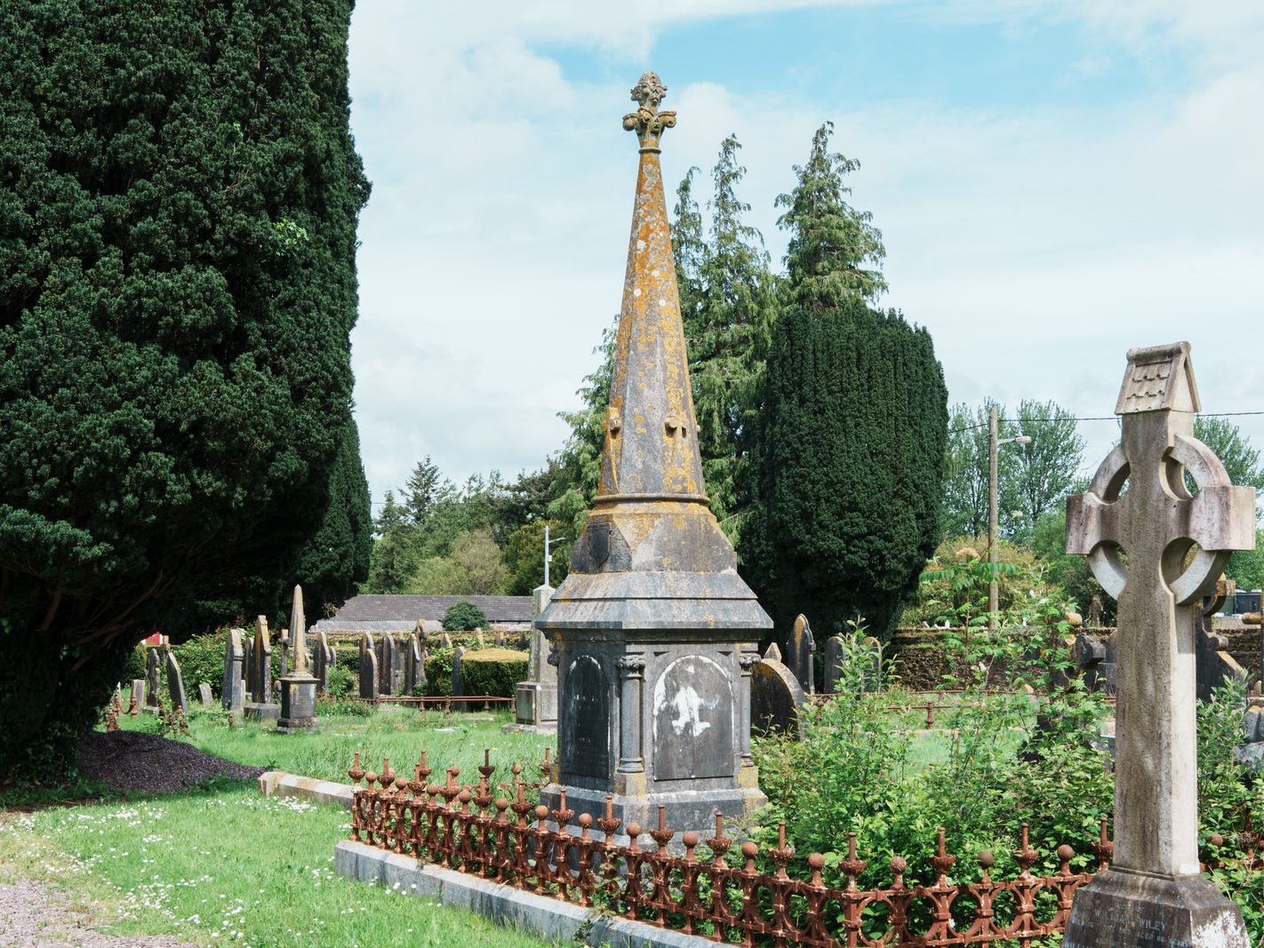 ST LUKE'S CHURCH OF IRELAND GRAVEYARD IN DOUGLAS COUNTY CORK [EXAMPLES OF OBELISKS] 005