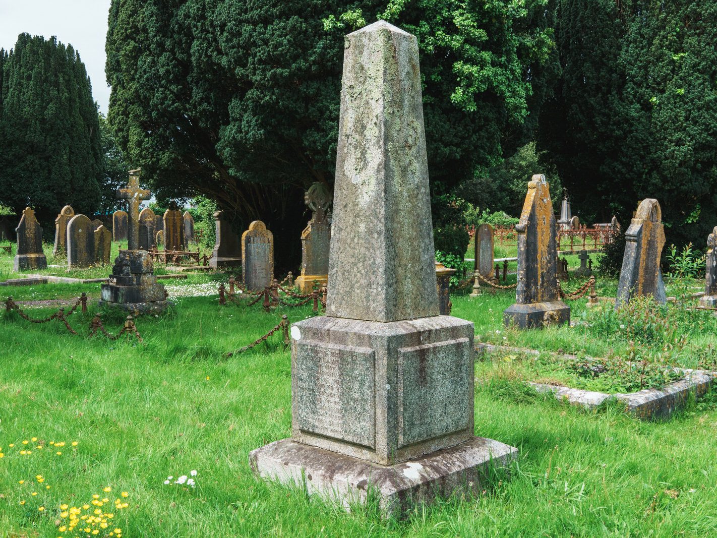 ST LUKE'S CHURCH OF IRELAND GRAVEYARD IN DOUGLAS COUNTY CORK [EXAMPLES OF OBELISKS] 001