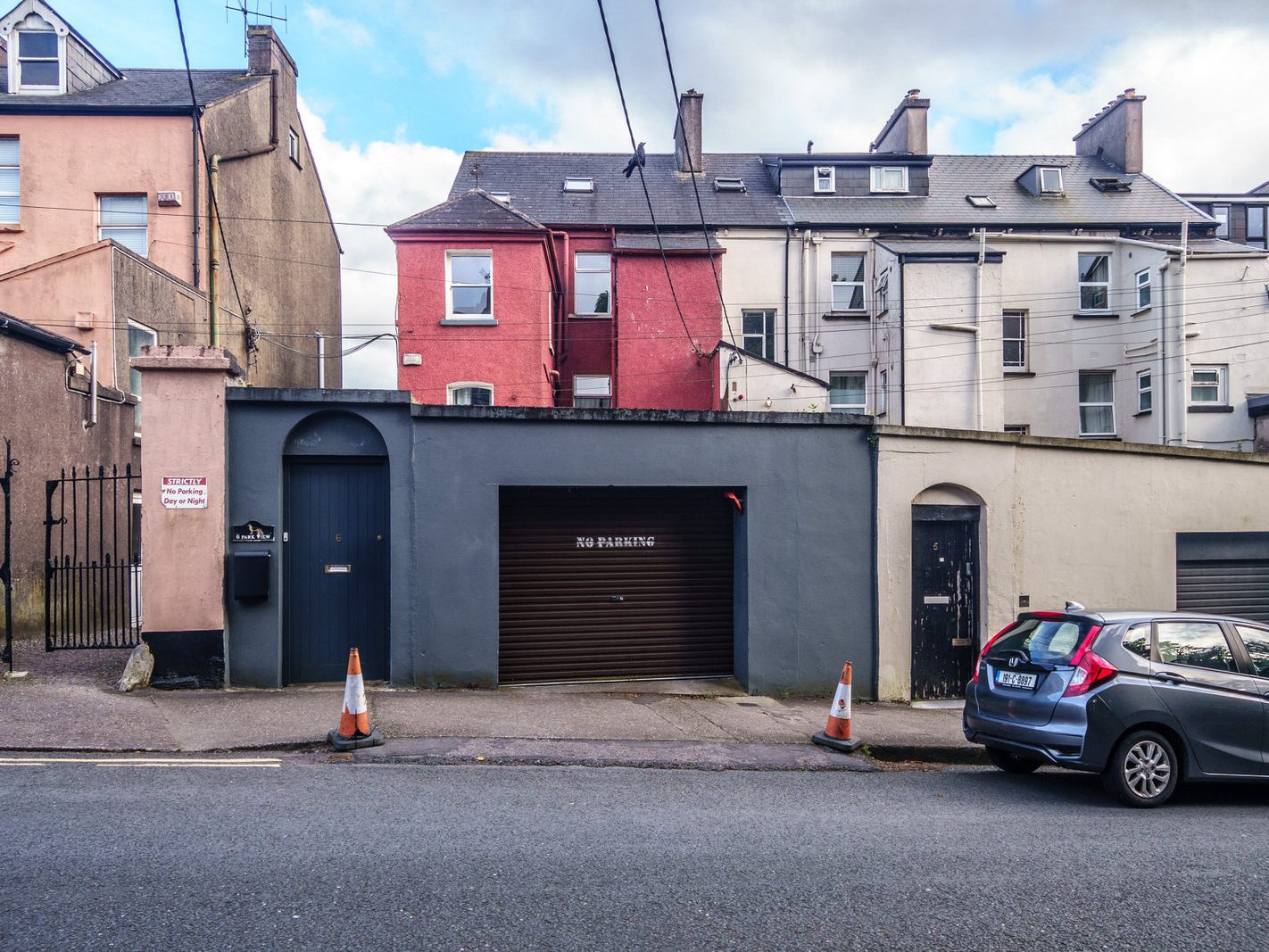 WALKING ALONG WELLINGTON ROAD AND SIDNEY PLACE [IS THIS PART OF THE VICTORIAN QUARTER] 013
