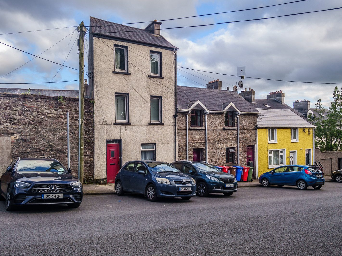 WALKING ALONG WELLINGTON ROAD AND SIDNEY PLACE [IS THIS PART OF THE VICTORIAN QUARTER] 016
