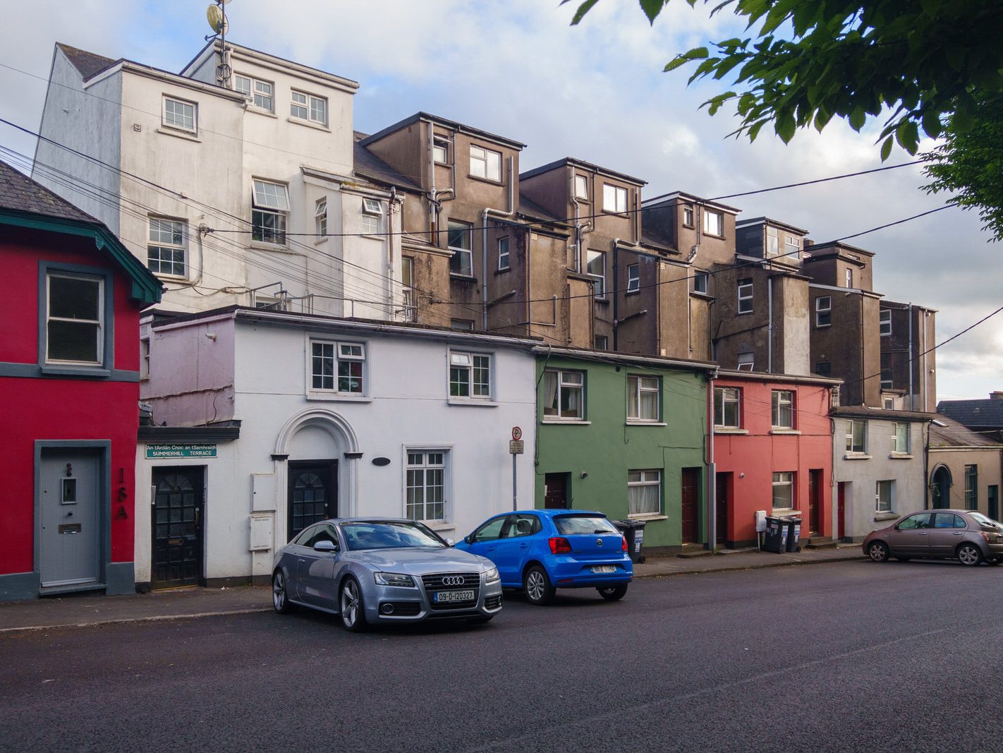 WALKING ALONG WELLINGTON ROAD AND SIDNEY PLACE [IS THIS PART OF THE VICTORIAN QUARTER] 021