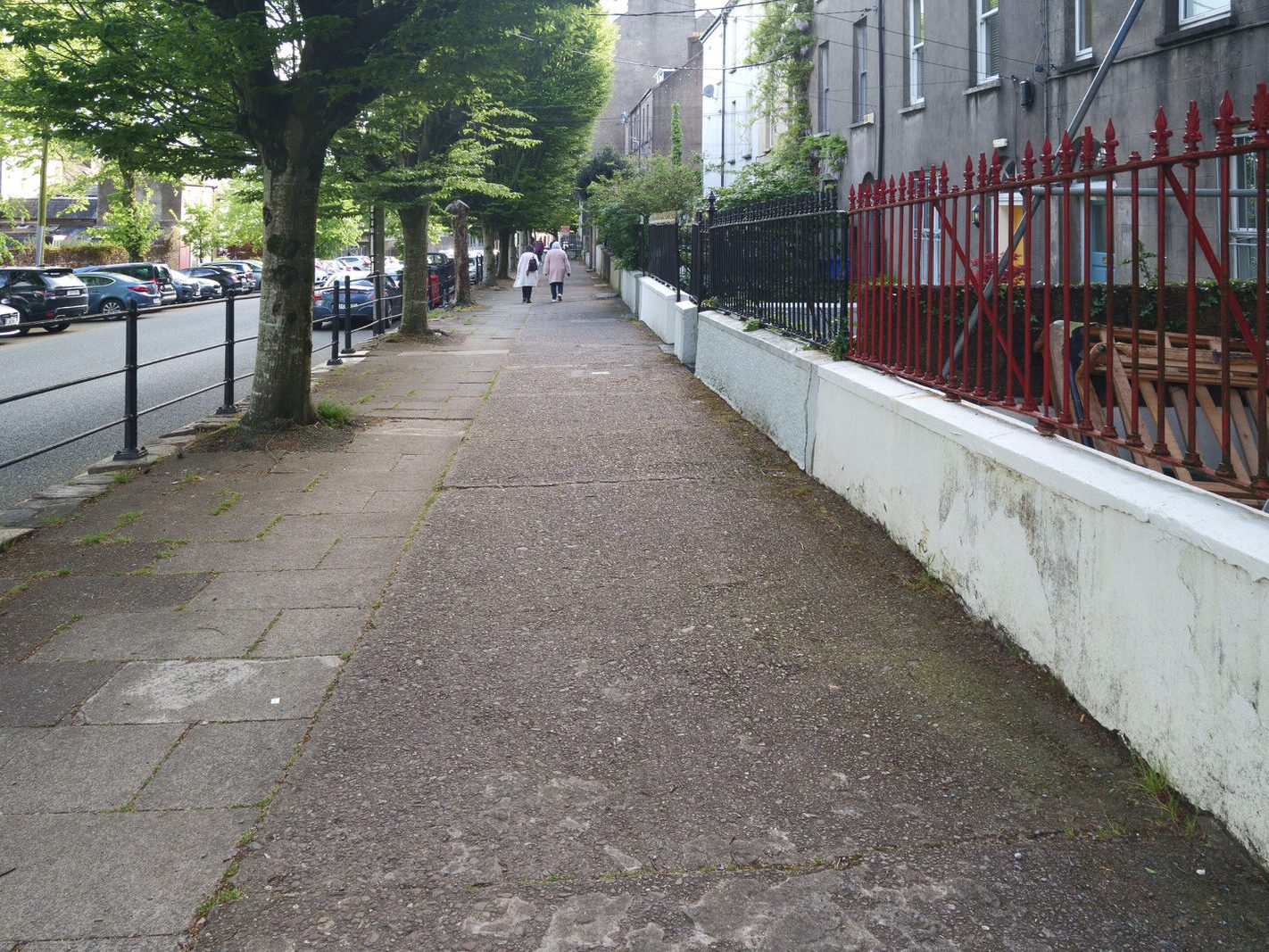 WALKING ALONG WELLINGTON ROAD AND SIDNEY PLACE [IS THIS PART OF THE VICTORIAN QUARTER] 029