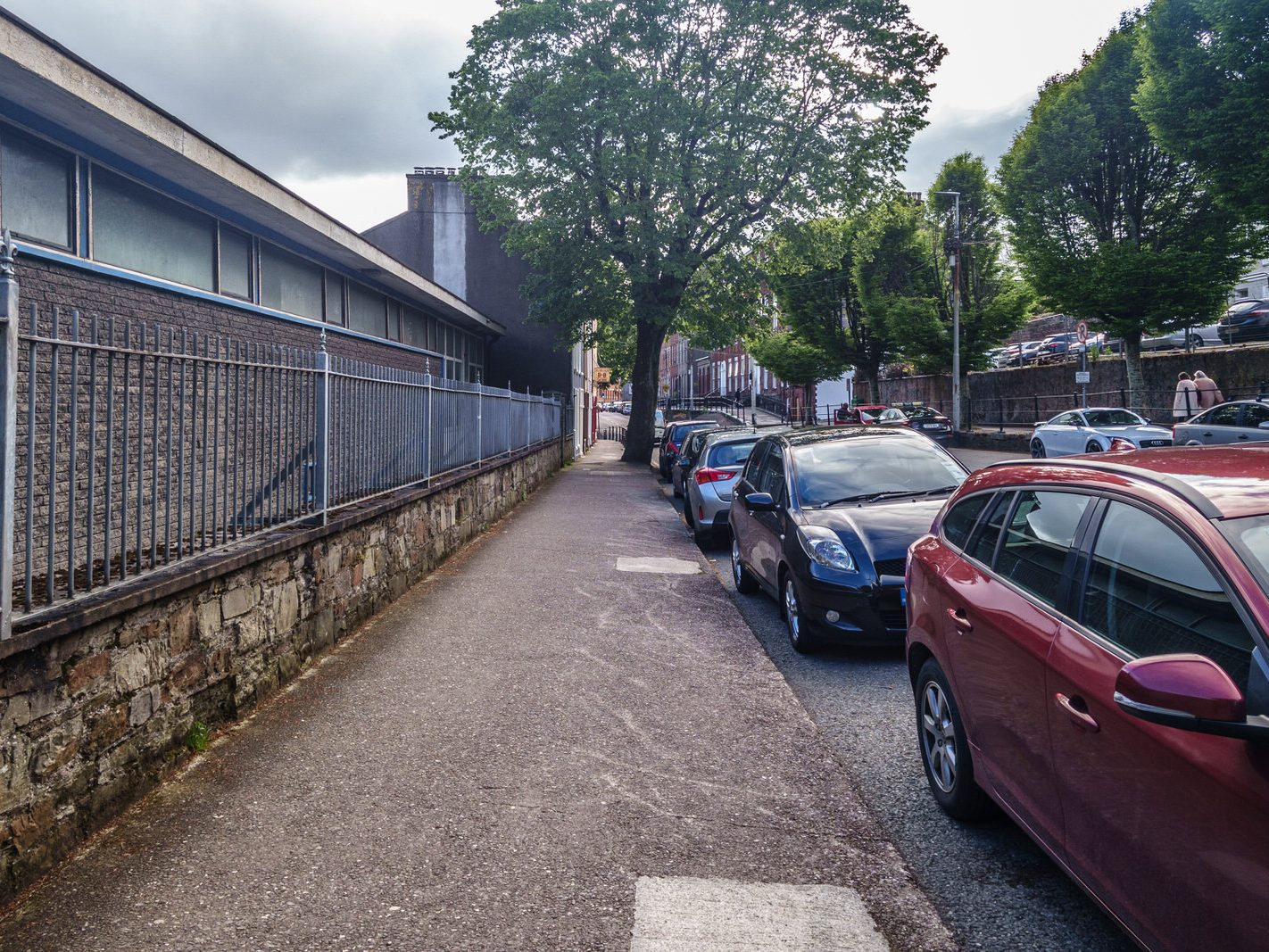 WALKING ALONG WELLINGTON ROAD AND SIDNEY PLACE [IS THIS PART OF THE VICTORIAN QUARTER] 026