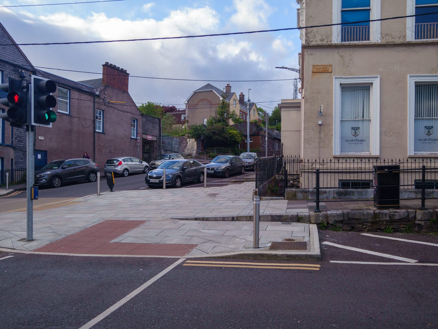 WALKING ALONG WELLINGTON ROAD AND SIDNEY PLACE [IS THIS PART OF THE VICTORIAN QUARTER] 031
