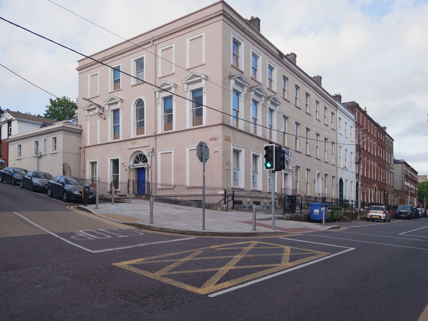 WALKING ALONG WELLINGTON ROAD AND SIDNEY PLACE [IS THIS PART OF THE VICTORIAN QUARTER] 041