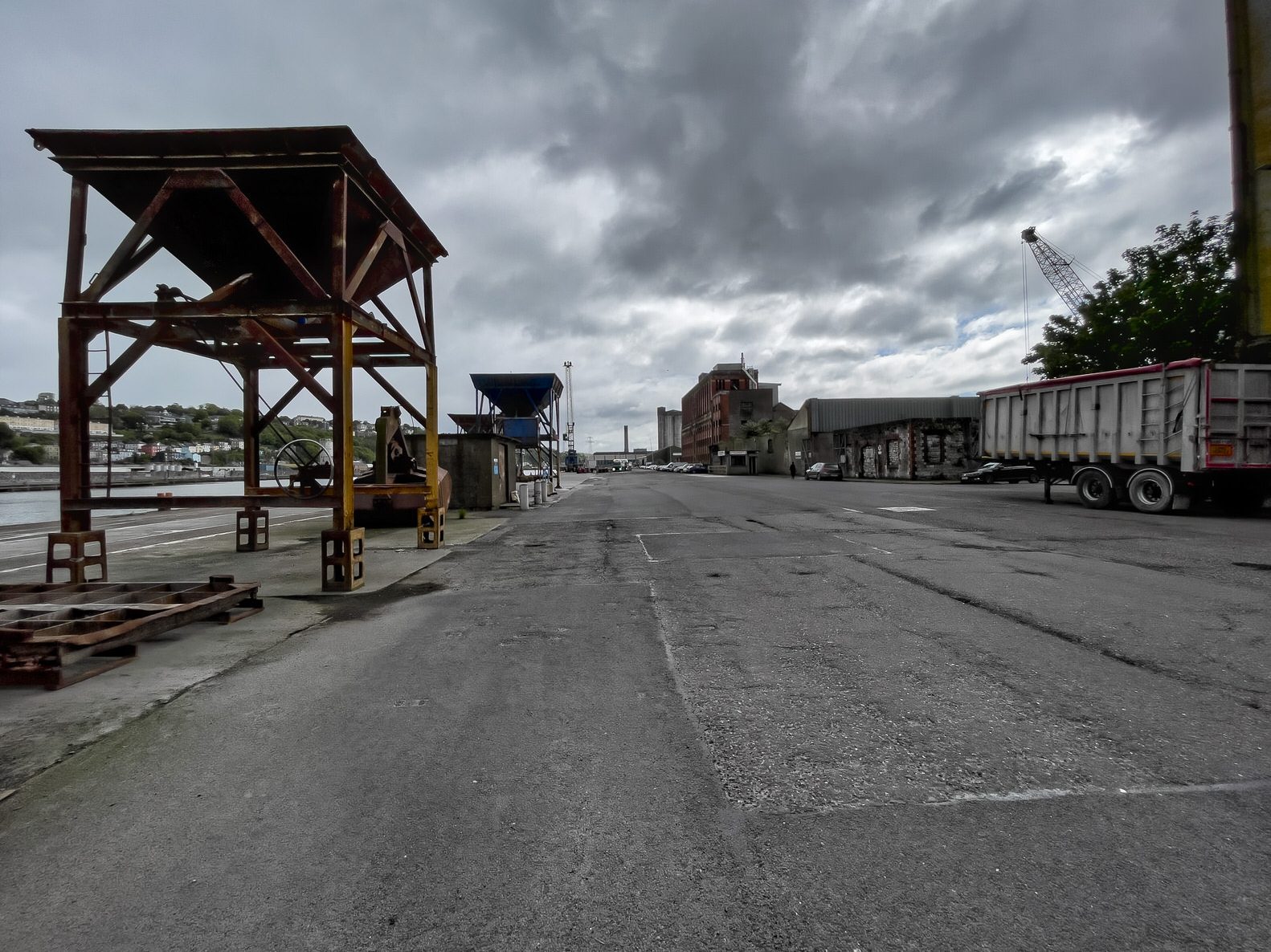 EVERY TIME I VISIT CORK IT RAINS [KENNEDY QUAY SECONDS BEFORE A THUNDER STORM ARRIVED] 008