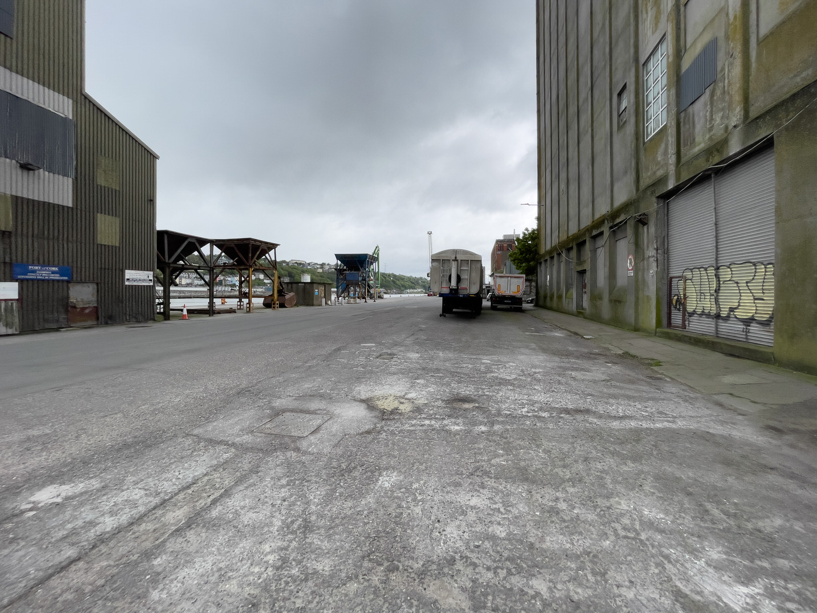 EVERY TIME I VISIT CORK IT RAINS [KENNEDY QUAY SECONDS BEFORE A THUNDER STORM ARRIVED] 007