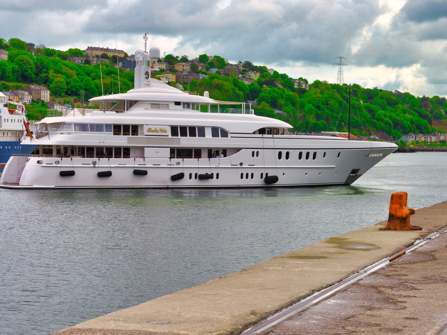 THE BELLA VITA SAILING FROM KENNEDY QUAY IN CORK 004