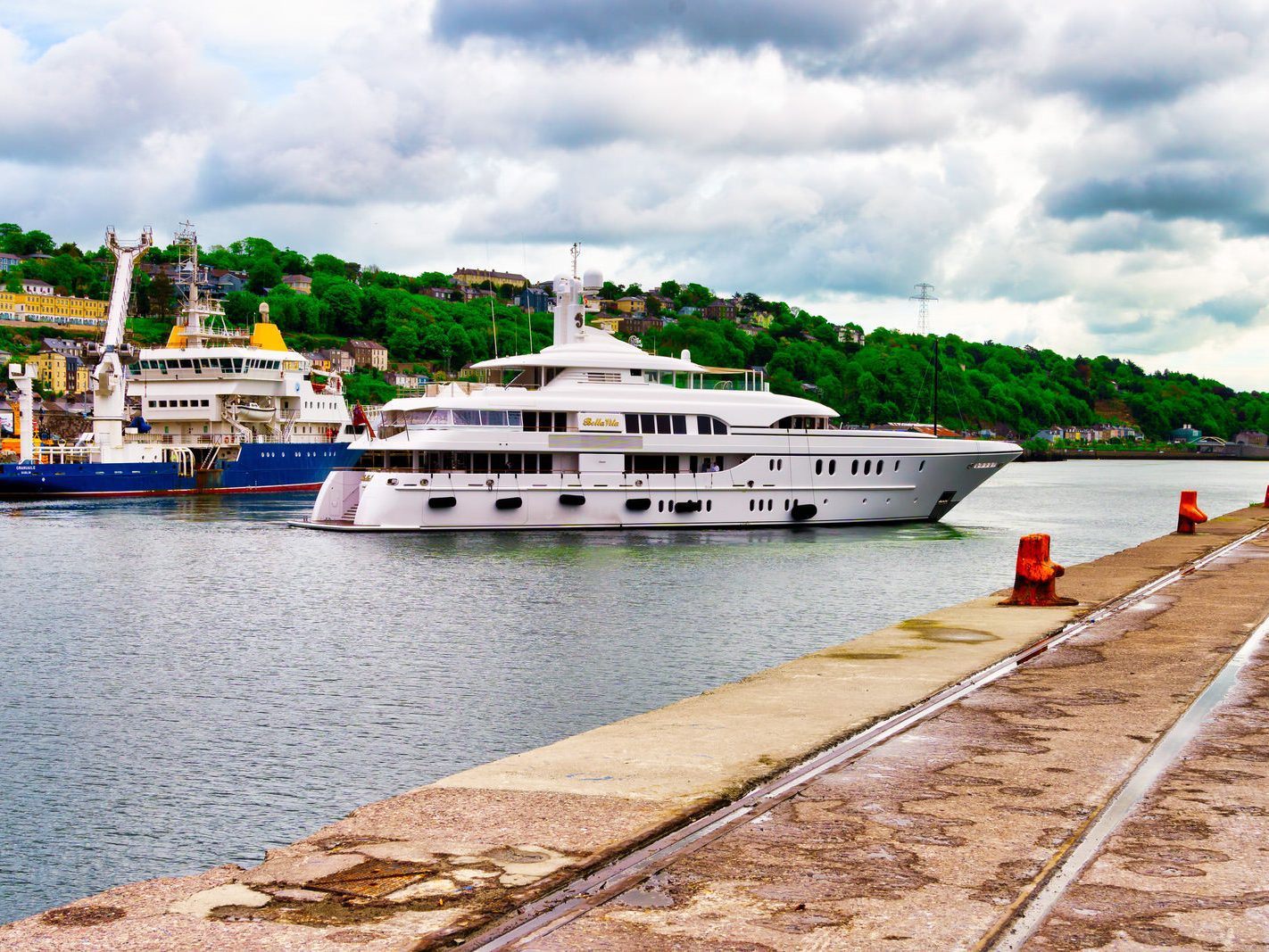 THE BELLA VITA SAILING FROM KENNEDY QUAY IN CORK 002