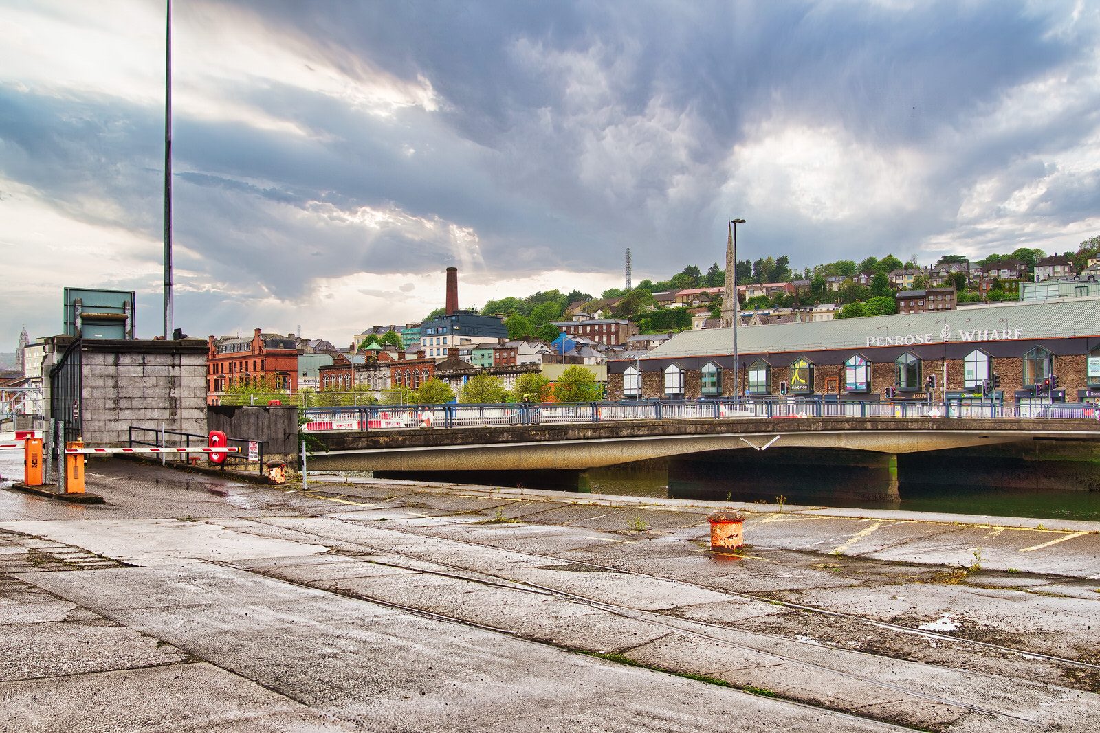 CUSTOM HOUSE HOUSE QUAY [I PHOTOGRAPHED THE AREA AND NEARBY IN JULY 2022] 003