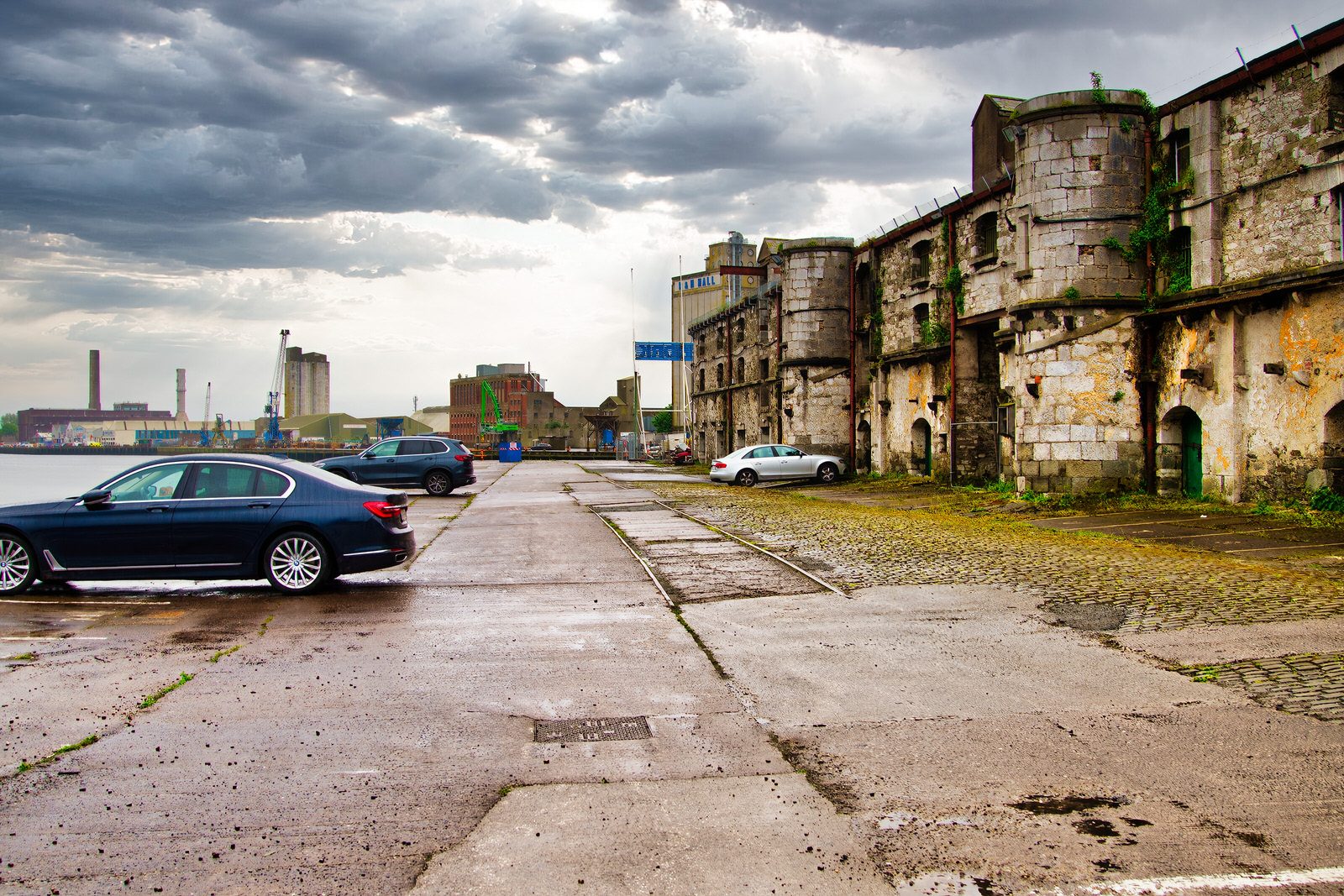 CUSTOM HOUSE HOUSE QUAY [I PHOTOGRAPHED THE AREA AND NEARBY IN JULY 2022] 012