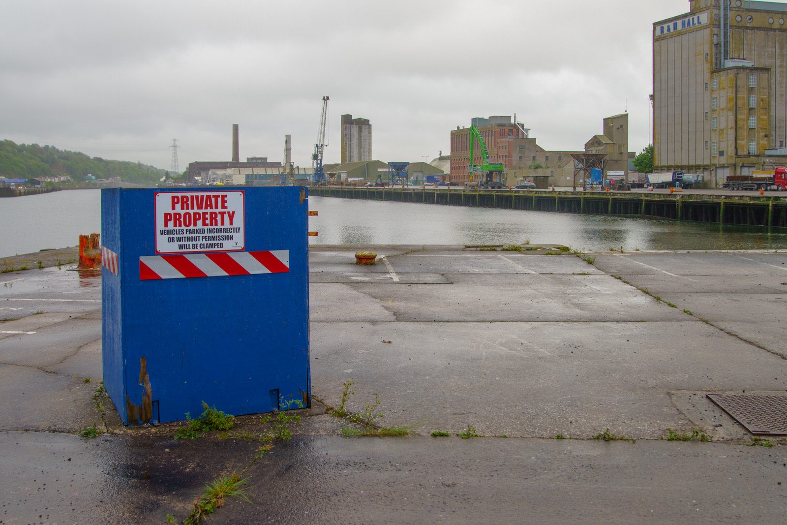 CUSTOM HOUSE HOUSE QUAY [I PHOTOGRAPHED THE AREA AND NEARBY IN JULY 2022] 022