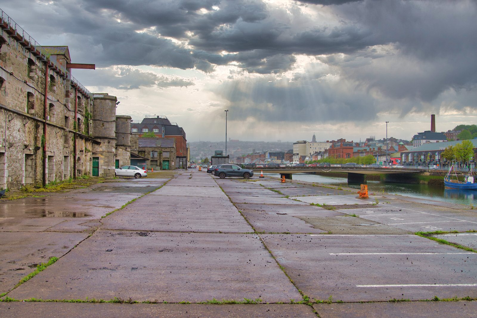 CUSTOM HOUSE HOUSE QUAY [I PHOTOGRAPHED THE AREA AND NEARBY IN JULY 2022] 018
