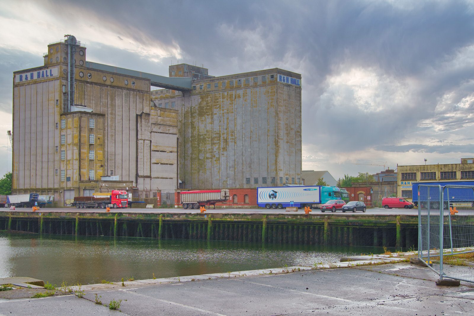 CUSTOM HOUSE HOUSE QUAY [I PHOTOGRAPHED THE AREA AND NEARBY IN JULY 2022] 024