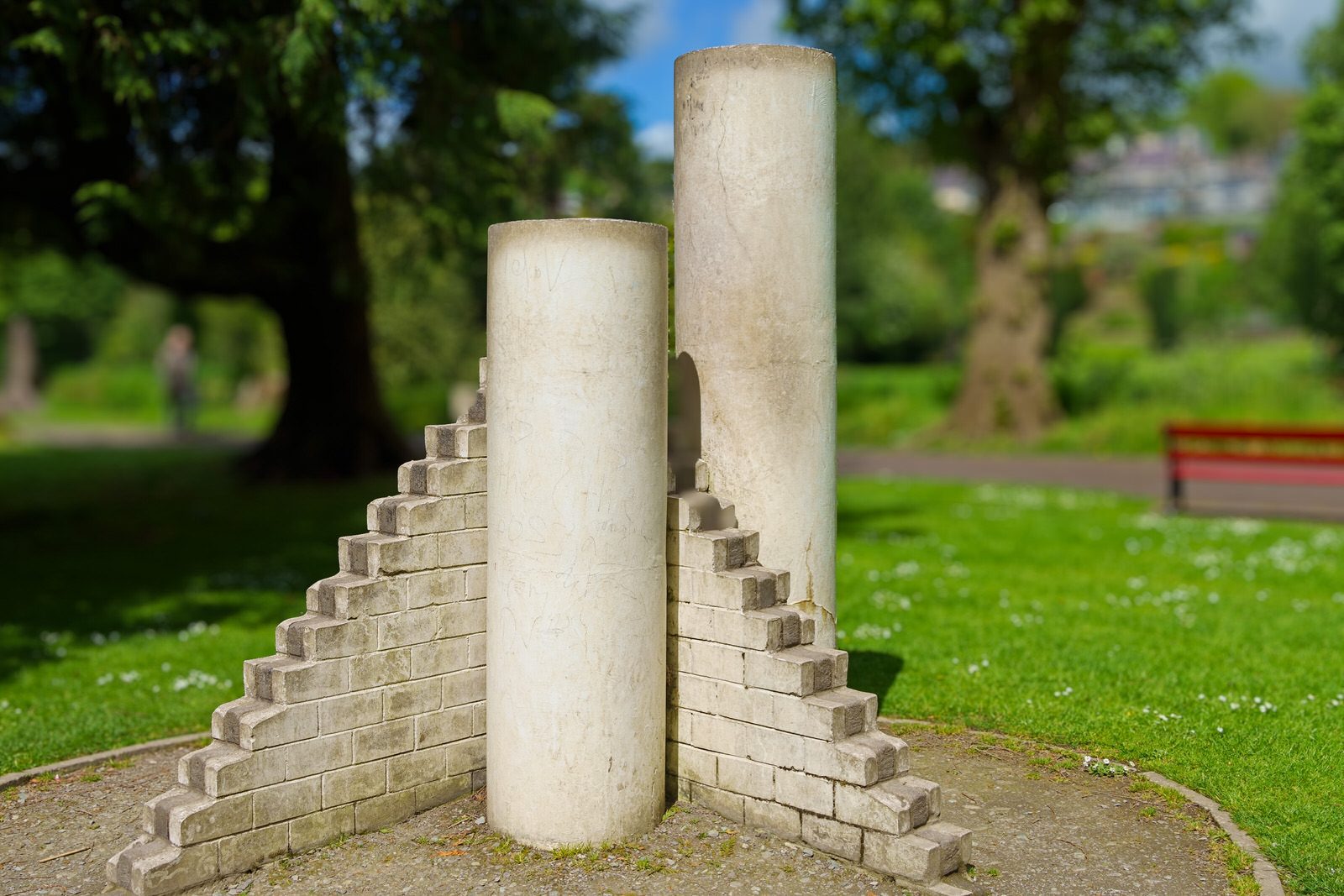 THE COIS NA LAOI SCULPTURE BY BETTY GOLD 1994 [BESIDE THE RIVER LEE IN FITZGERALD PARK 2022]-224516-1