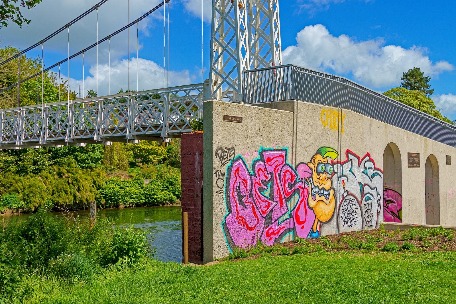 THE SHAKY OR THE SHAKEY BRIDGE [PHOTOGRAPHED MAY 2022 REPROCESSED IN OCTOBER 2023]-224493-1