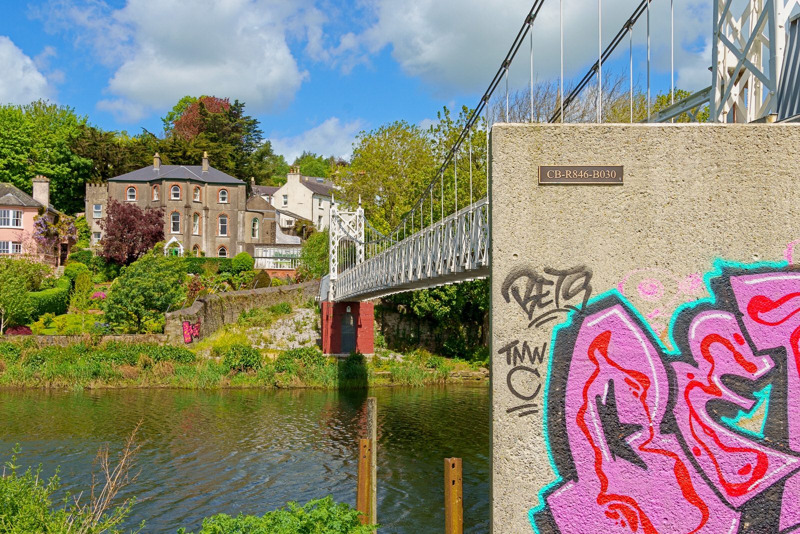THE SHAKY OR THE SHAKEY BRIDGE [PHOTOGRAPHED MAY 2022 REPROCESSED IN OCTOBER 2023]-224495-1