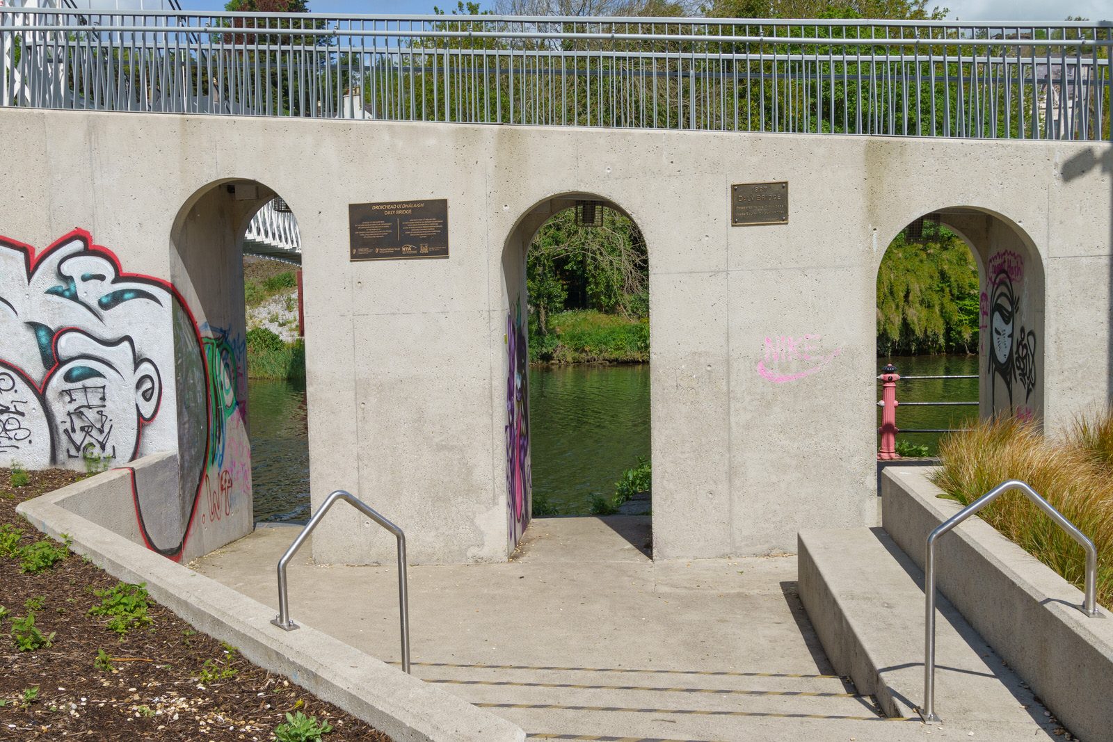 THE SHAKY OR THE SHAKEY BRIDGE [PHOTOGRAPHED MAY 2022 REPROCESSED IN OCTOBER 2023]-224499-1