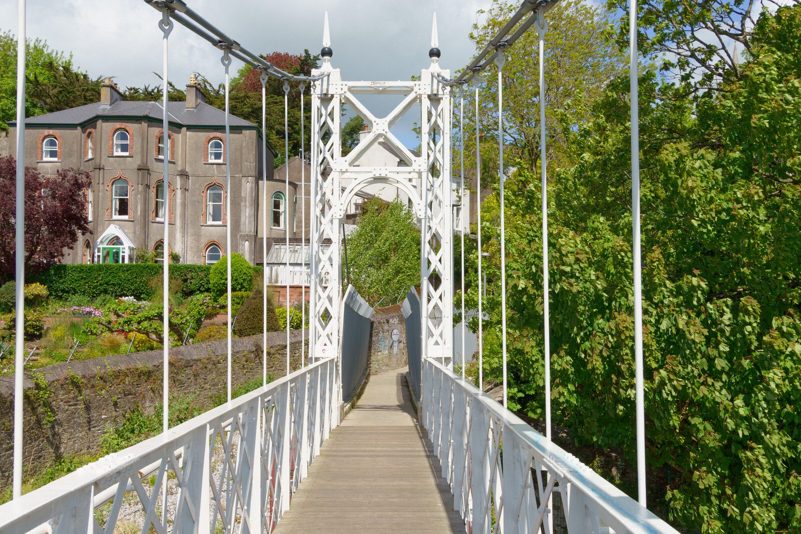 THE SHAKY OR THE SHAKEY BRIDGE [PHOTOGRAPHED MAY 2022 REPROCESSED IN OCTOBER 2023]-224510-1