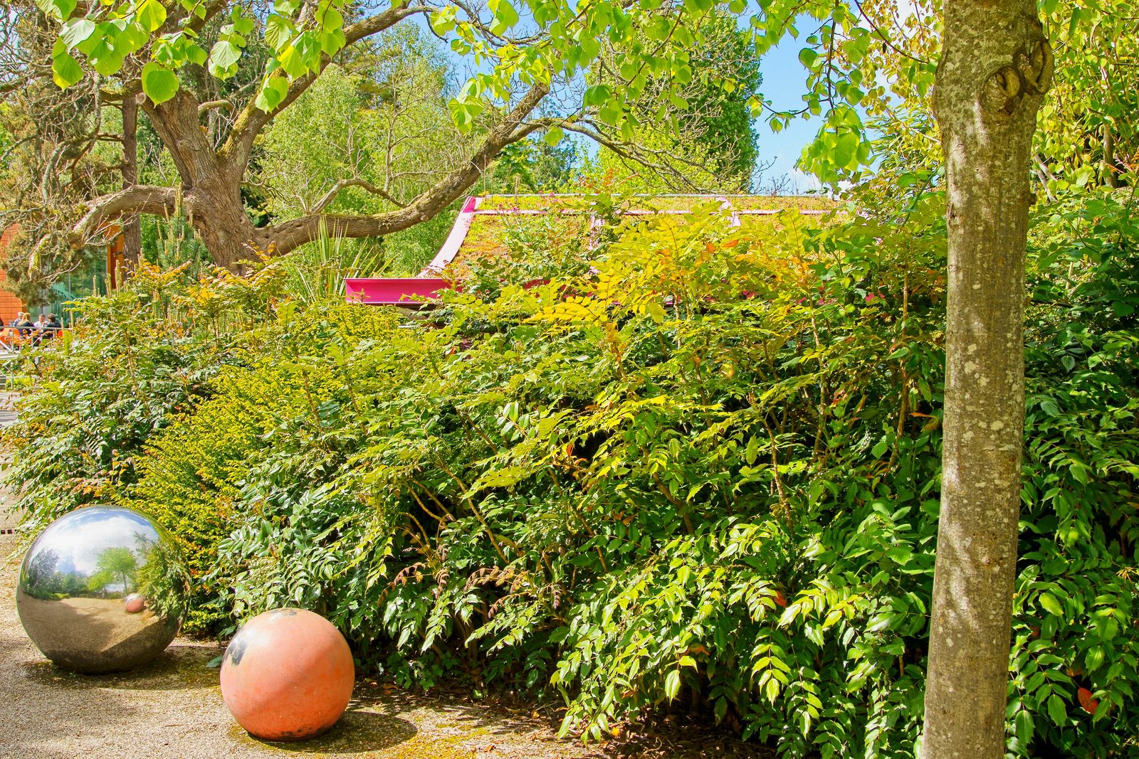 THE SKY GARDEN BY DIARMUID GAVIN [WON AN AWARD AT THE CHELSEA FLOWER SHOW IN 2011]-224526-1