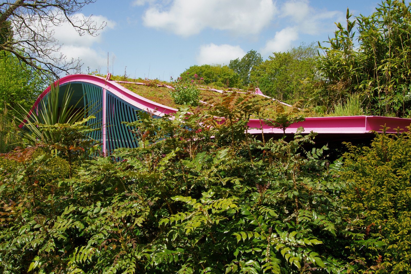 THE SKY GARDEN BY DIARMUID GAVIN [WON AN AWARD AT THE CHELSEA FLOWER SHOW IN 2011]-224527-1