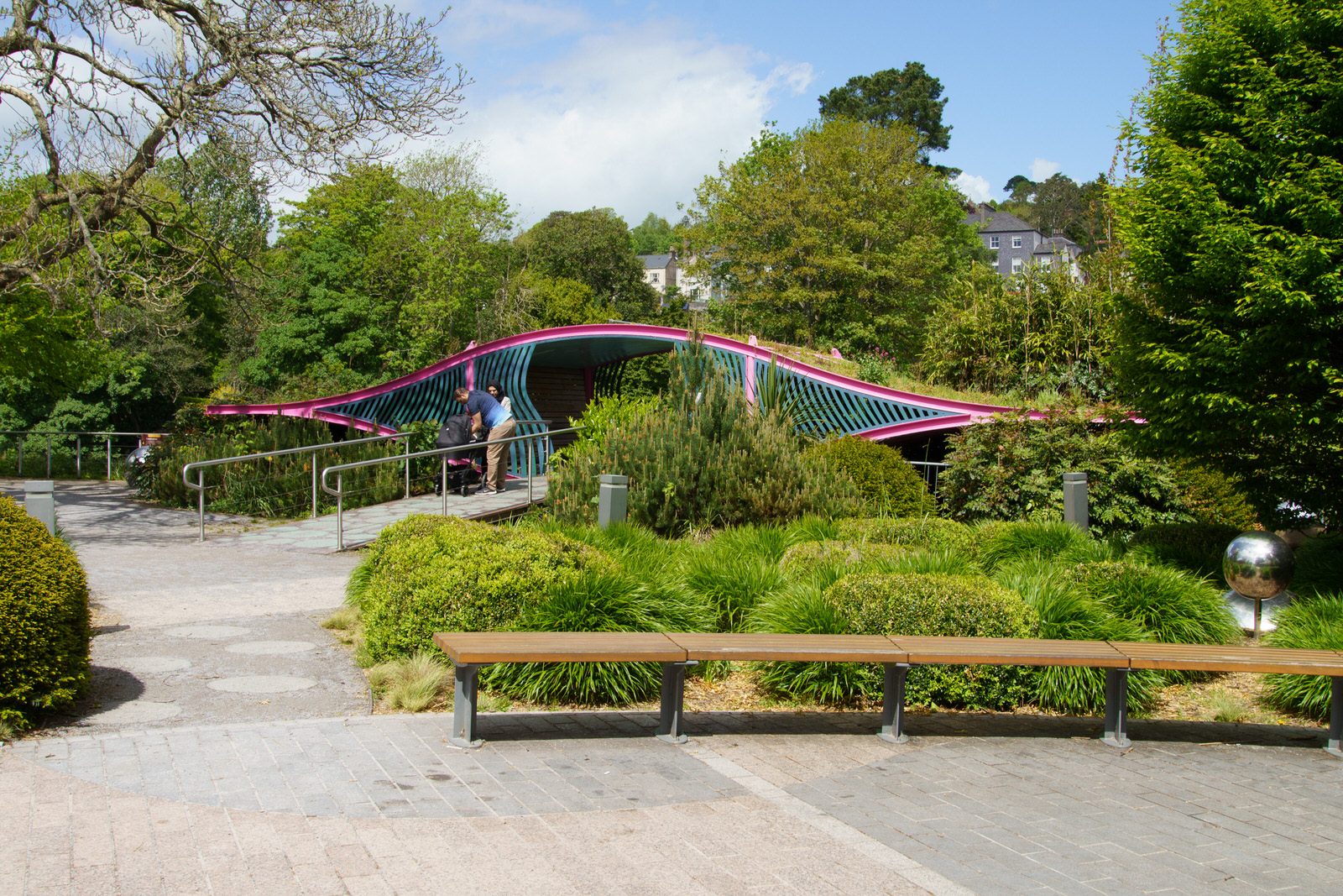 THE SKY GARDEN BY DIARMUID GAVIN [WON AN AWARD AT THE CHELSEA FLOWER SHOW IN 2011]-224528-1