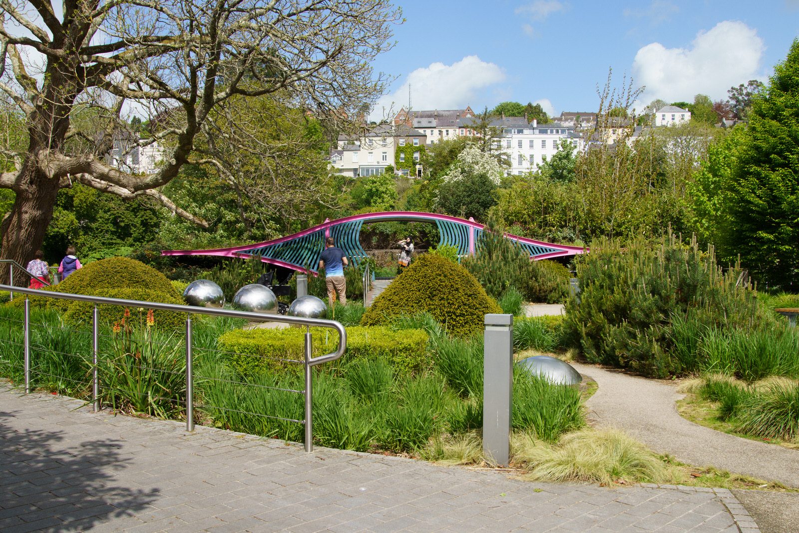 THE SKY GARDEN BY DIARMUID GAVIN [WON AN AWARD AT THE CHELSEA FLOWER SHOW IN 2011]-224533-1