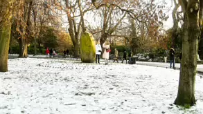 THE GROUND WAS COVERED IN SNOW WHEN I VISITED ST STEPHEN'S GREEN IN NOVEMBER 27 2010 [LEGACY PHOTO COLLECTIONS]-244839-1