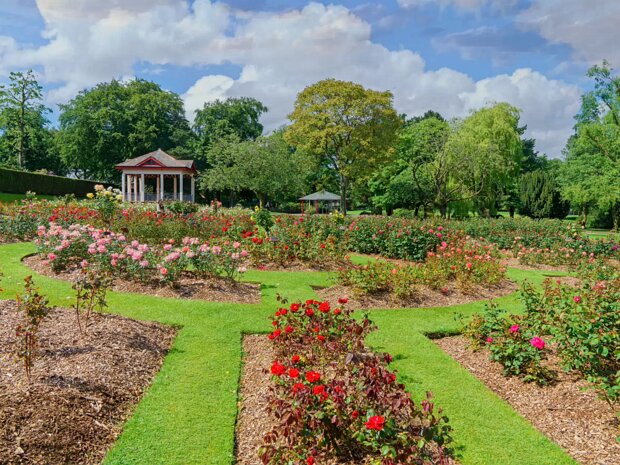 VICTORIAN BANDSTAND