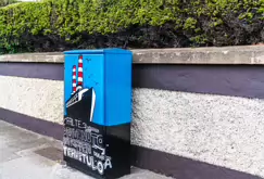 STREET ART 2017 - PAINTED CABINET AT ALFI BYRNE ROAD CLONTARF [WELCOME - FAILTE]-244449-1