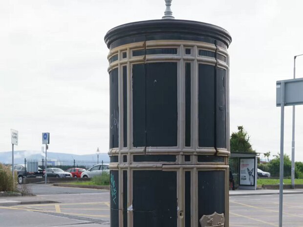 FREESTANDING TRANSFORMER
