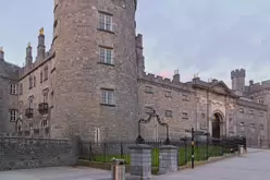 KILKENNY CASTLE [PHOTOGRAPHS PLUS A DETAILED HISTORY]-245380-1
