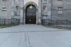 KILKENNY CASTLE [PHOTOGRAPHS PLUS A DETAILED HISTORY]-245383-1