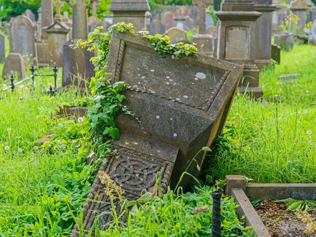 ST JOHN'S CEMETERY