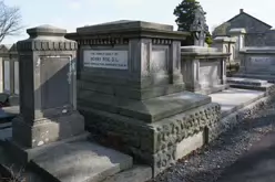 THE FAMILY VAULT OF HENRY ROE [I SUSPECT THAT HENRY ROE MAY NOT HAVE BEEN BURIED HERE]-245434-1
