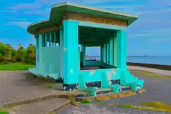 RETRO WIND SHELTERS AND OTHER STRUCTURES IN CLONTARF [DESIGNED IN 1934 BY HERBERT SIMMS]-244379-1