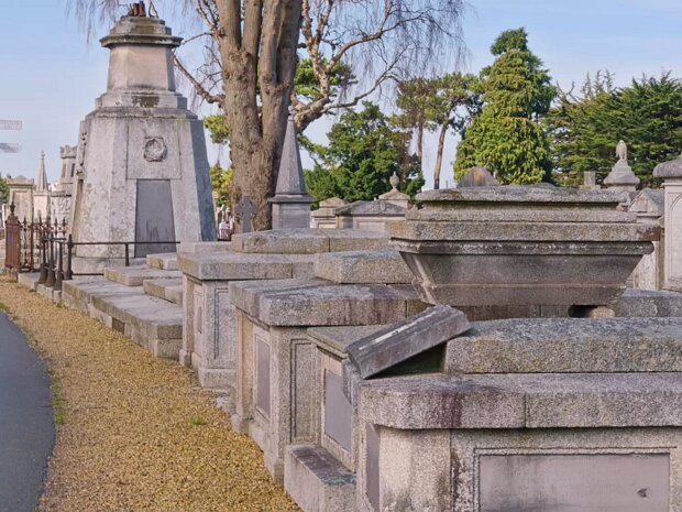 MOUNT JEROME CEMETERY The use of "v" instead of "u" in inscriptions on older cemeteries and graveyards in Britain and Ireland is linked to...