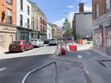 UNEXPECTED ART [A FIGURE ABOVE NIALL MULLEN'S GALLERY ZOZIMUS]-236853-1