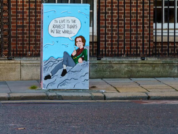 BY JESSICA MOLESINI Molesini, originally from Italy, is a Dublin-based illustrator and muralist known for her vibrant colours and playful...