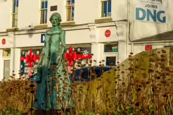 ANNE DEVLIN SCULPTURE [RATHFARNHAM VILLAGE DECEMBER 2024]-245508-1