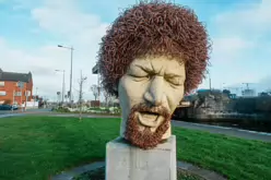 LUKE KELLY AT GUILD STREET [THE BIG IRISH HEAD ON HIM]-245852-1