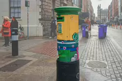 DO YOU STILL SEND CHRISTMAS CARDS [A LOOK AT THE POSTBOX CAMPAIGN BY AN POST]-245901-1