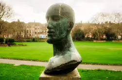 THE TRIBUTE HEAD BY DAME ELISABETH FRINK PHOTOGRAPHED CHRISTMAS DAY 2024 [A TRIBUTE TO NELSON MANDELA]-245746-1